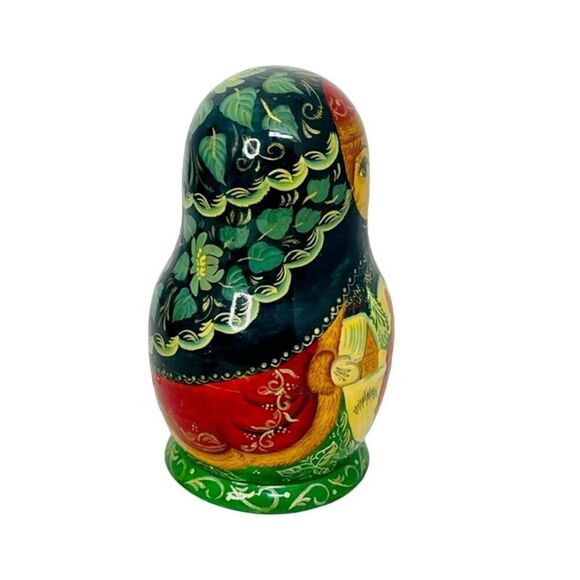 Russian Nesting Doll Matryoshka Hand Painted 7" (1 Doll) Family in Snow - Picture 4 of 6